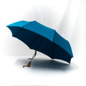 Parapluie pliant classique bleu cobalt